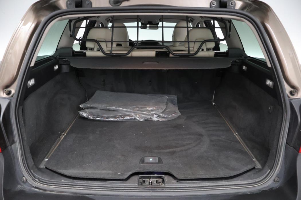 VOLVO XC70 2012