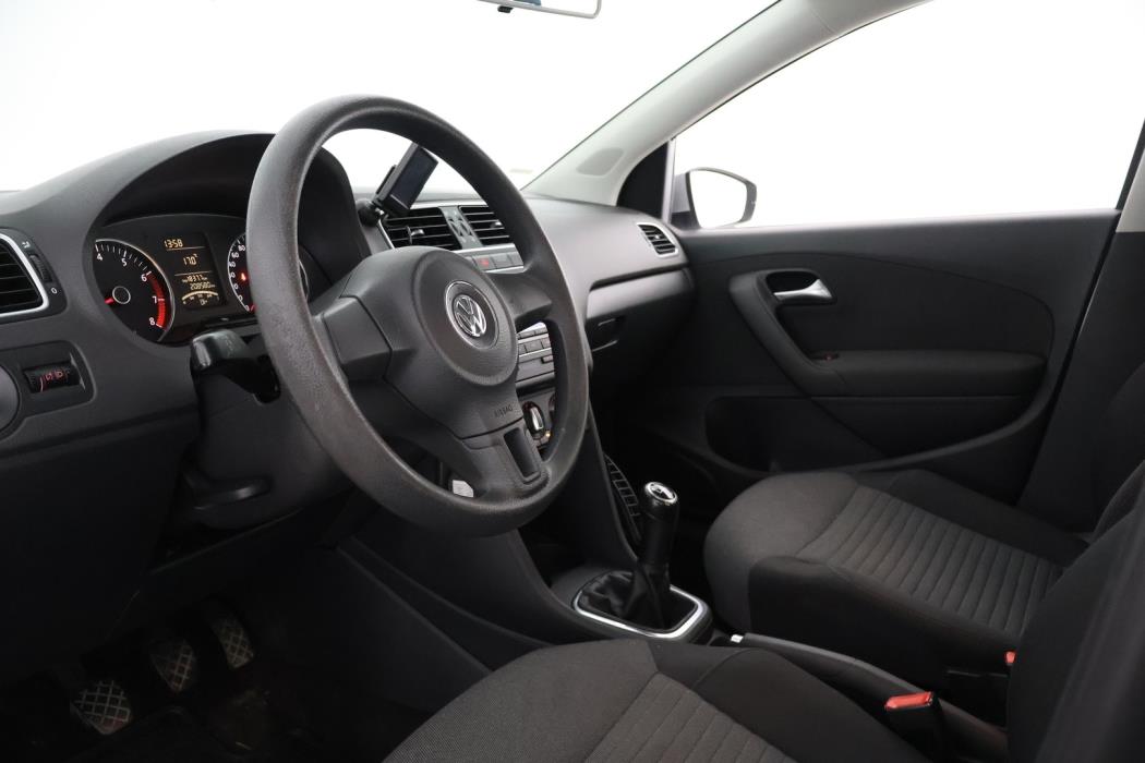 VOLKSWAGEN Polo 2011