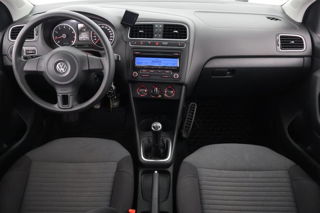 VOLKSWAGEN Polo 2011