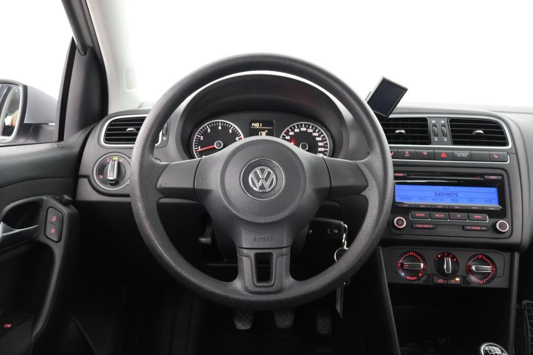 VOLKSWAGEN Polo 2011