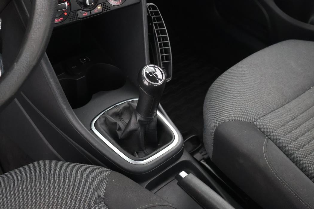 VOLKSWAGEN Polo 2011