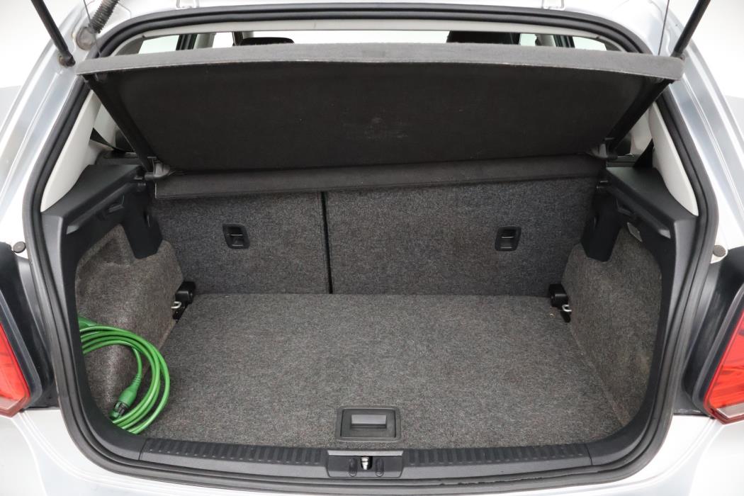 VOLKSWAGEN Polo 2011