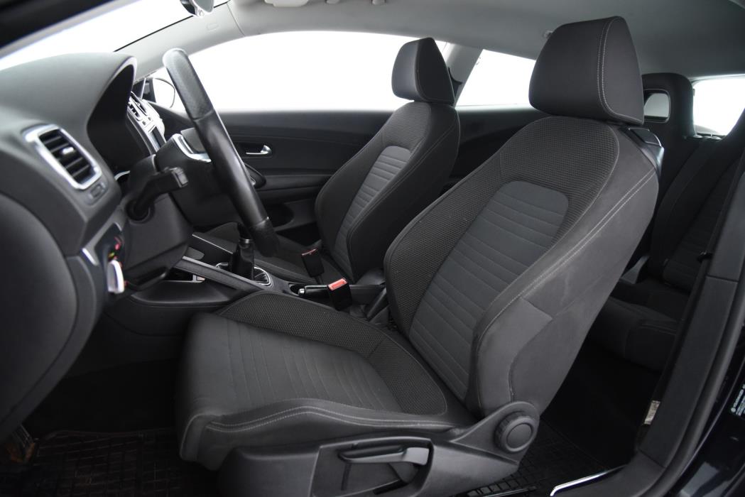 VOLKSWAGEN Scirocco 2012