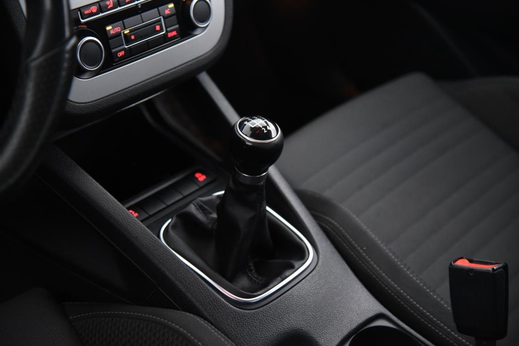 VOLKSWAGEN Scirocco 2012