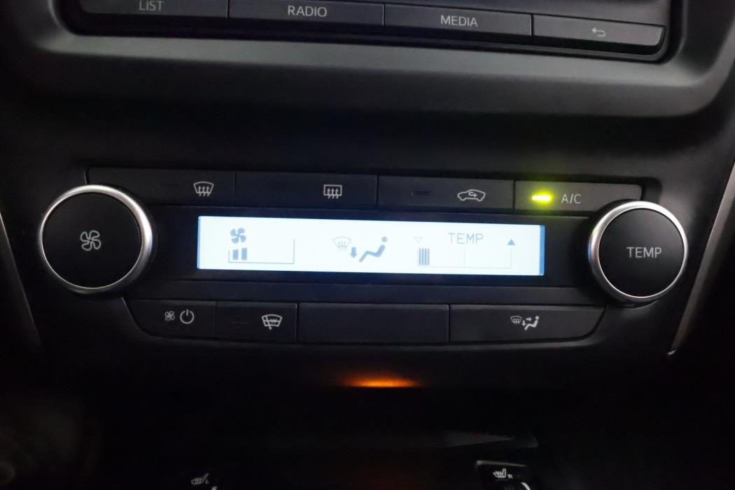 TOYOTA Avensis 2016
