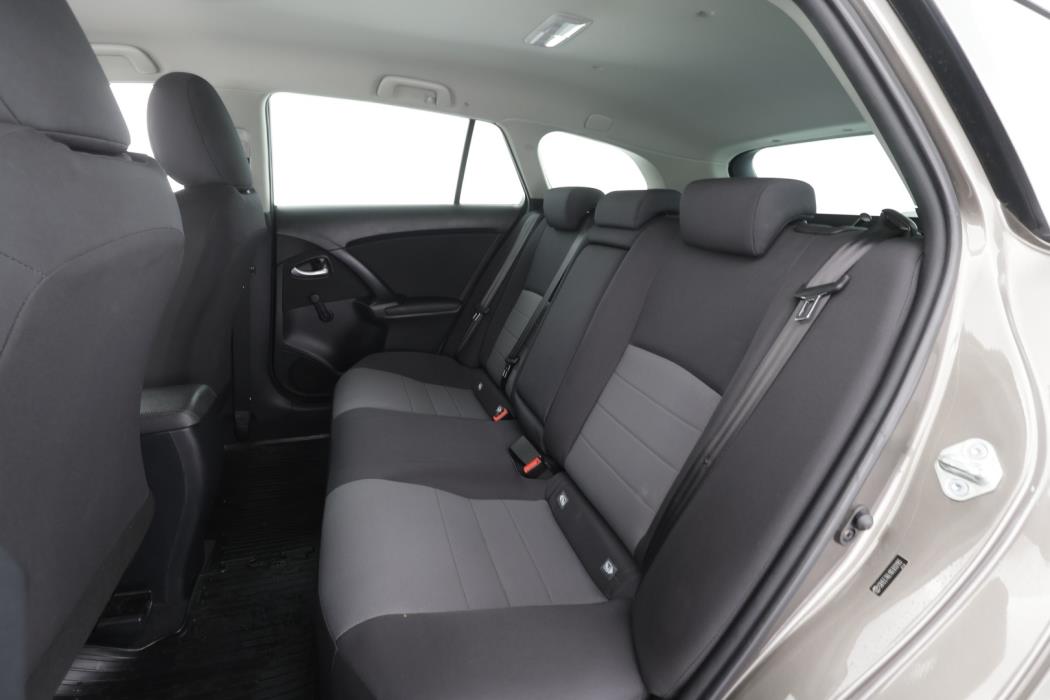 TOYOTA Avensis 2016