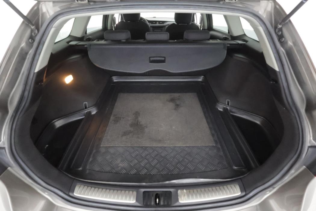 TOYOTA Avensis 2016