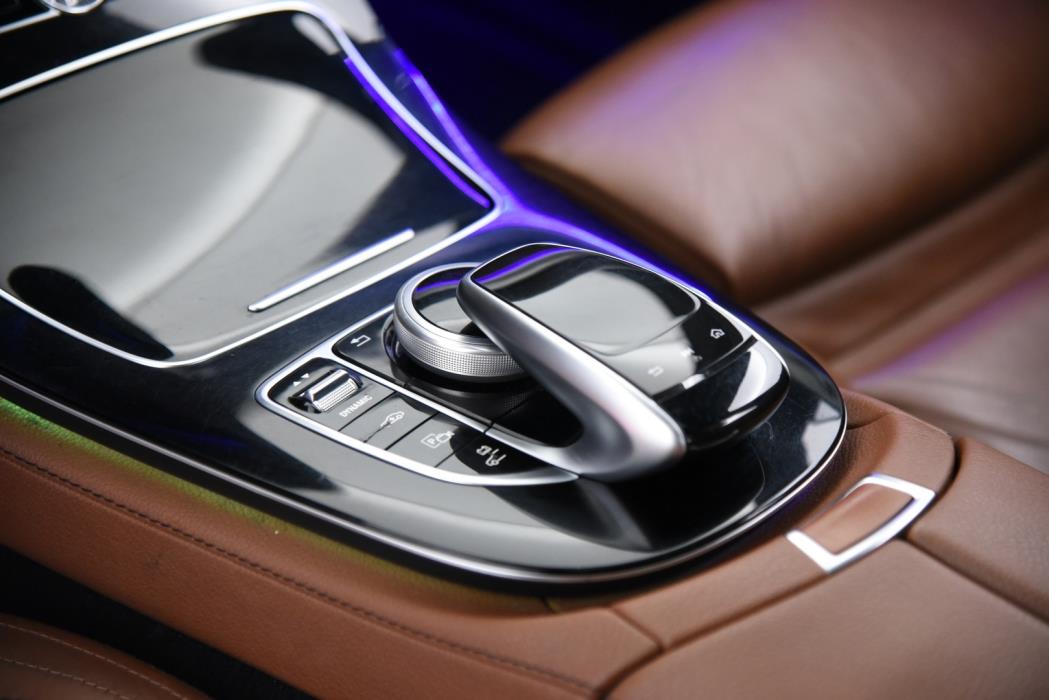 MERCEDES-BENZ E 2016