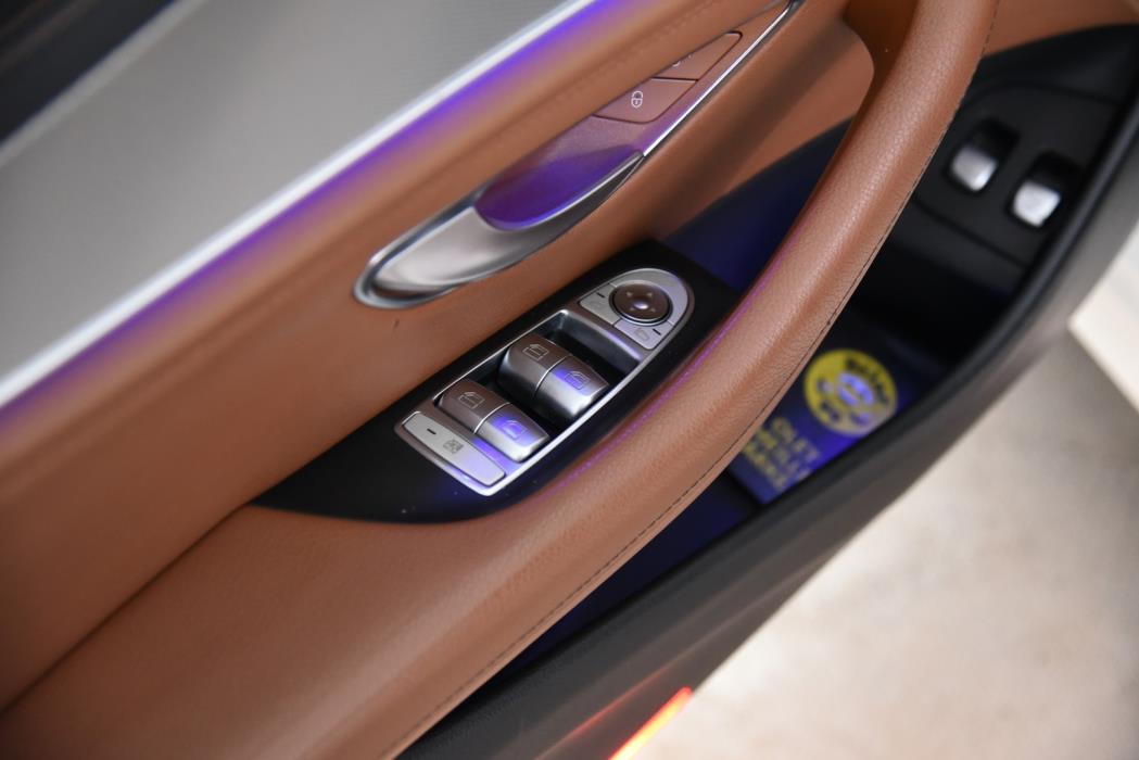 MERCEDES-BENZ E 2016