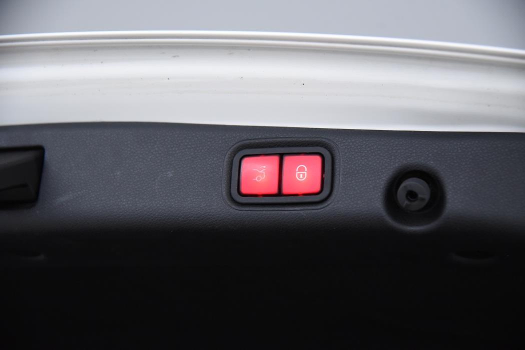 MERCEDES-BENZ E 2016