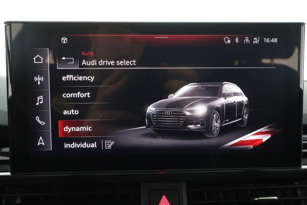 AUDI A4 2023