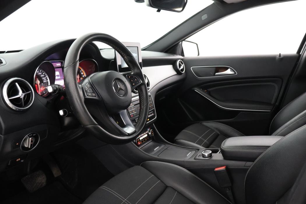 MERCEDES-BENZ GLA 2016