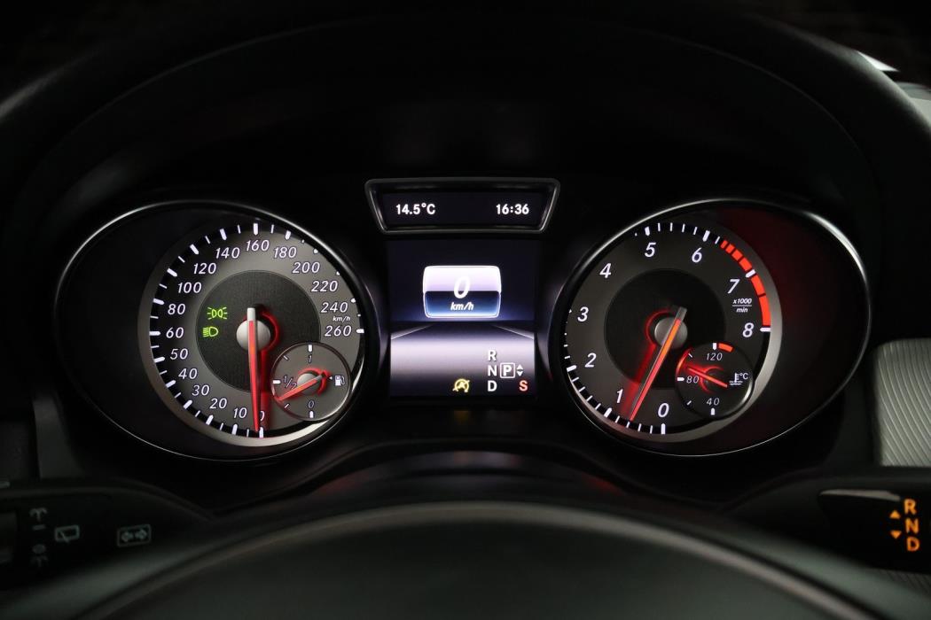 MERCEDES-BENZ GLA 2016