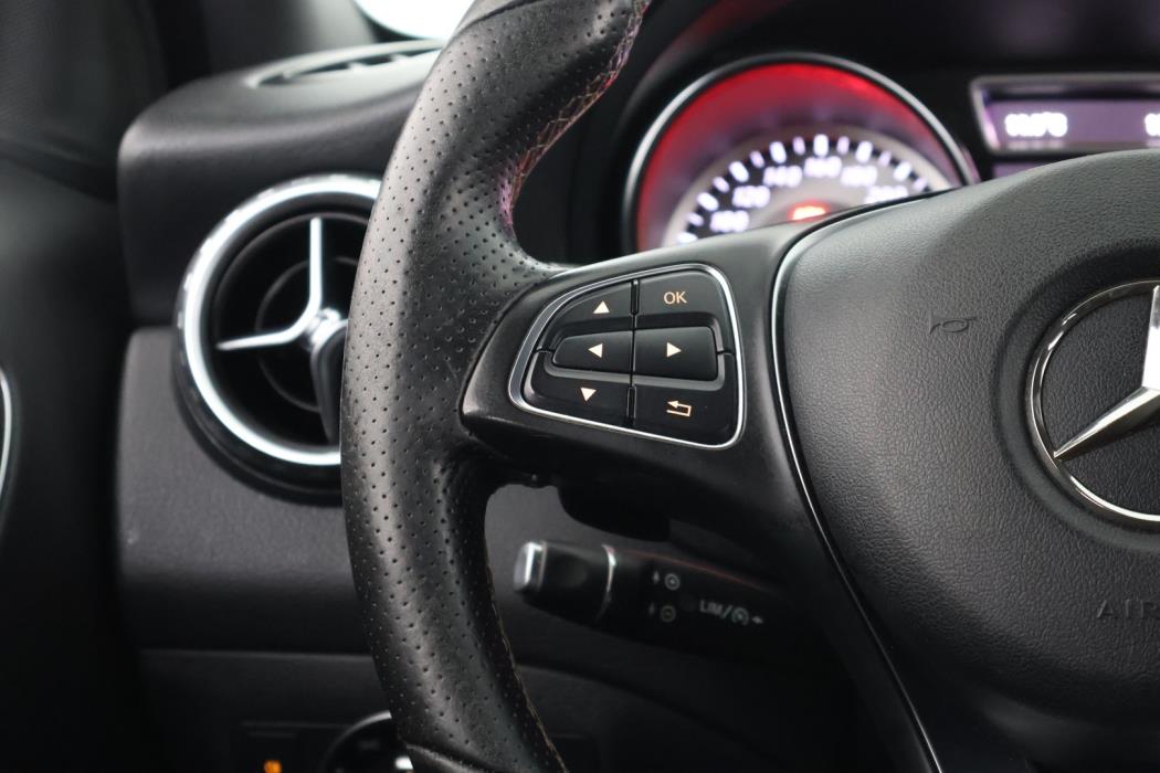 MERCEDES-BENZ GLA 2016