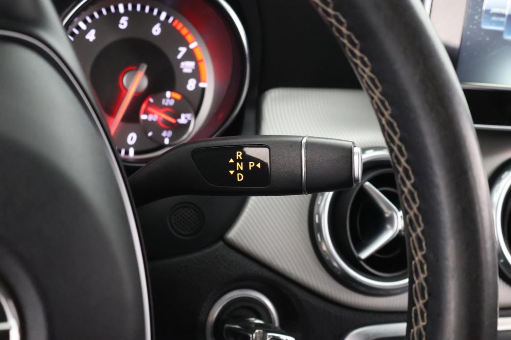 MERCEDES-BENZ GLA 2016