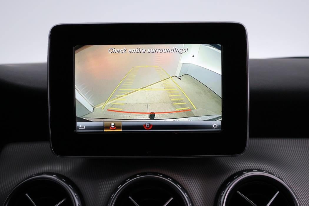 MERCEDES-BENZ GLA 2016