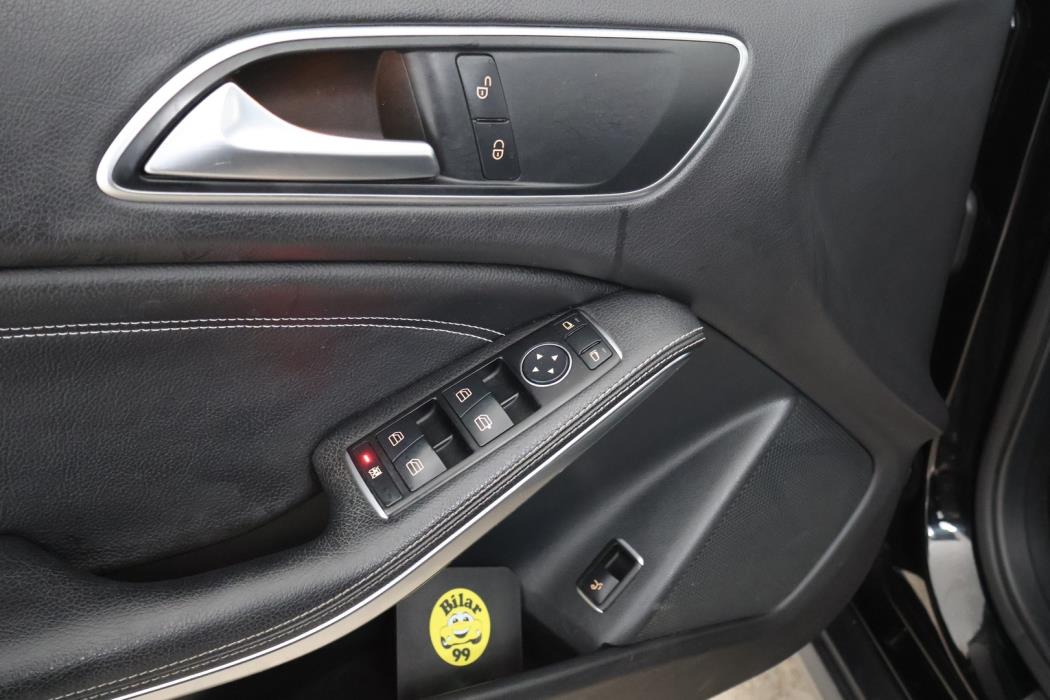 MERCEDES-BENZ GLA 2016