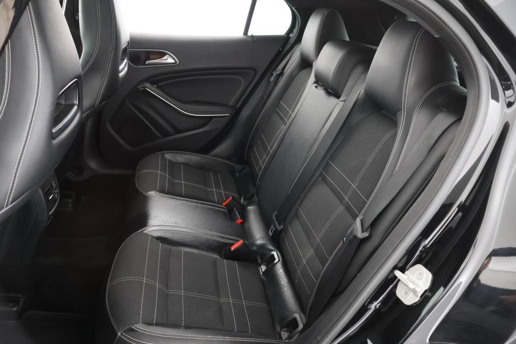 MERCEDES-BENZ GLA 2016