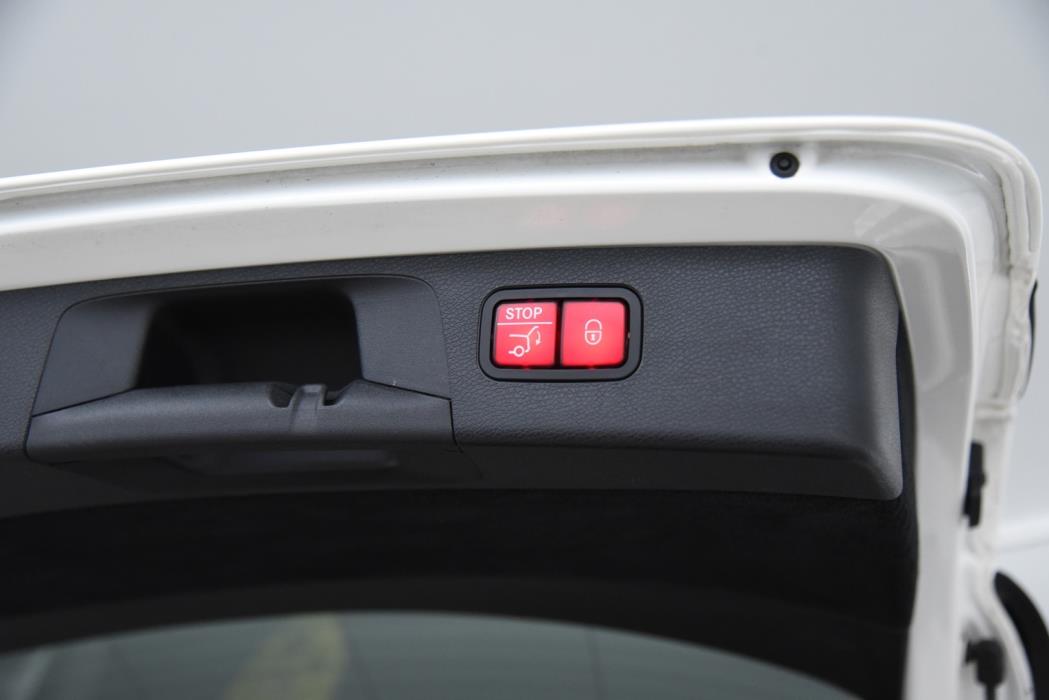 MERCEDES-BENZ E 2021