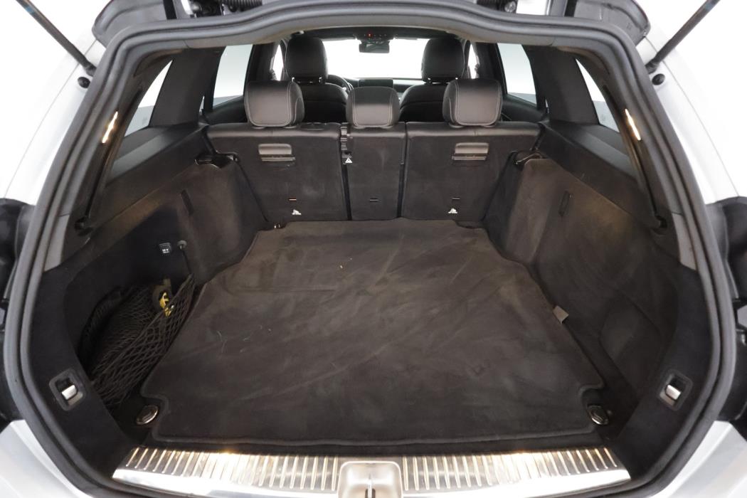 MERCEDES-BENZ C 2019