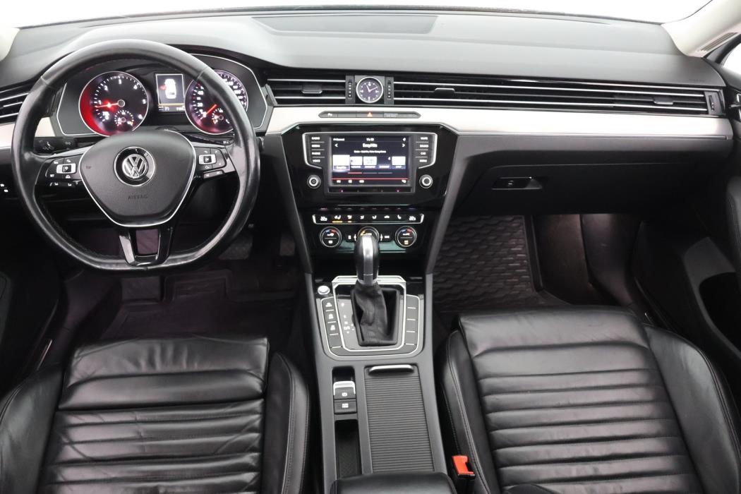 VOLKSWAGEN PASSAT 2015