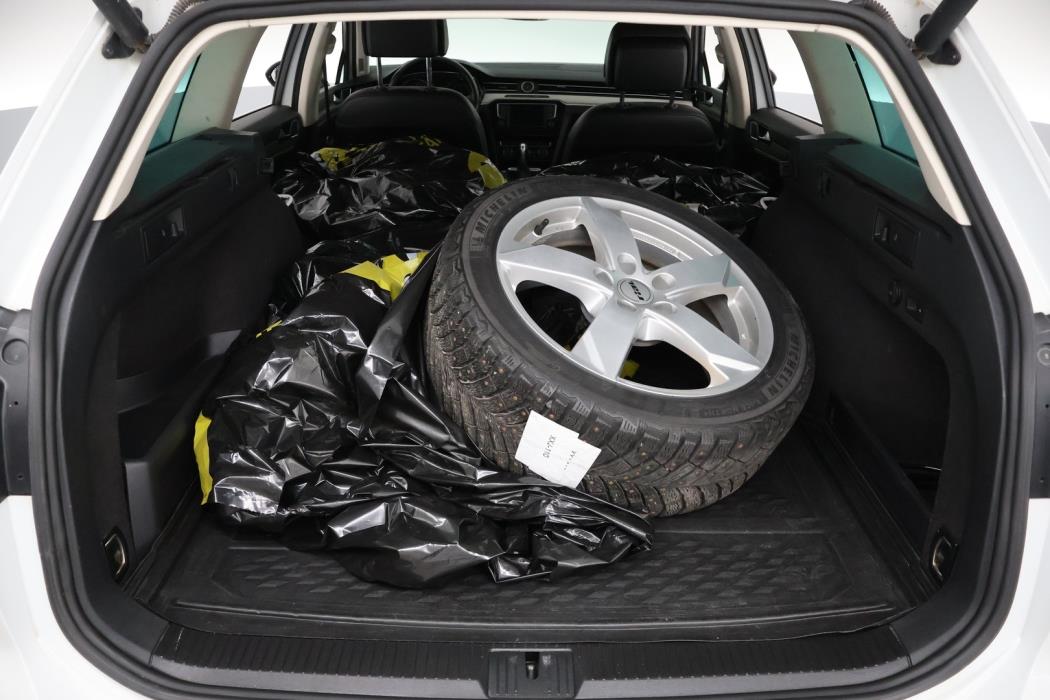 VOLKSWAGEN PASSAT 2015