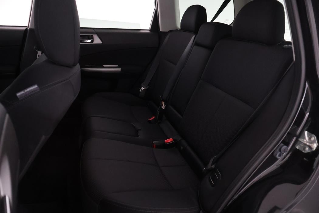 SUBARU Forester 2012