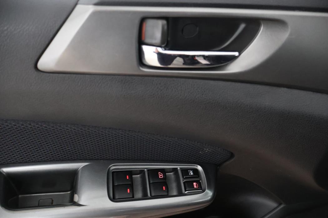 SUBARU Forester 2012