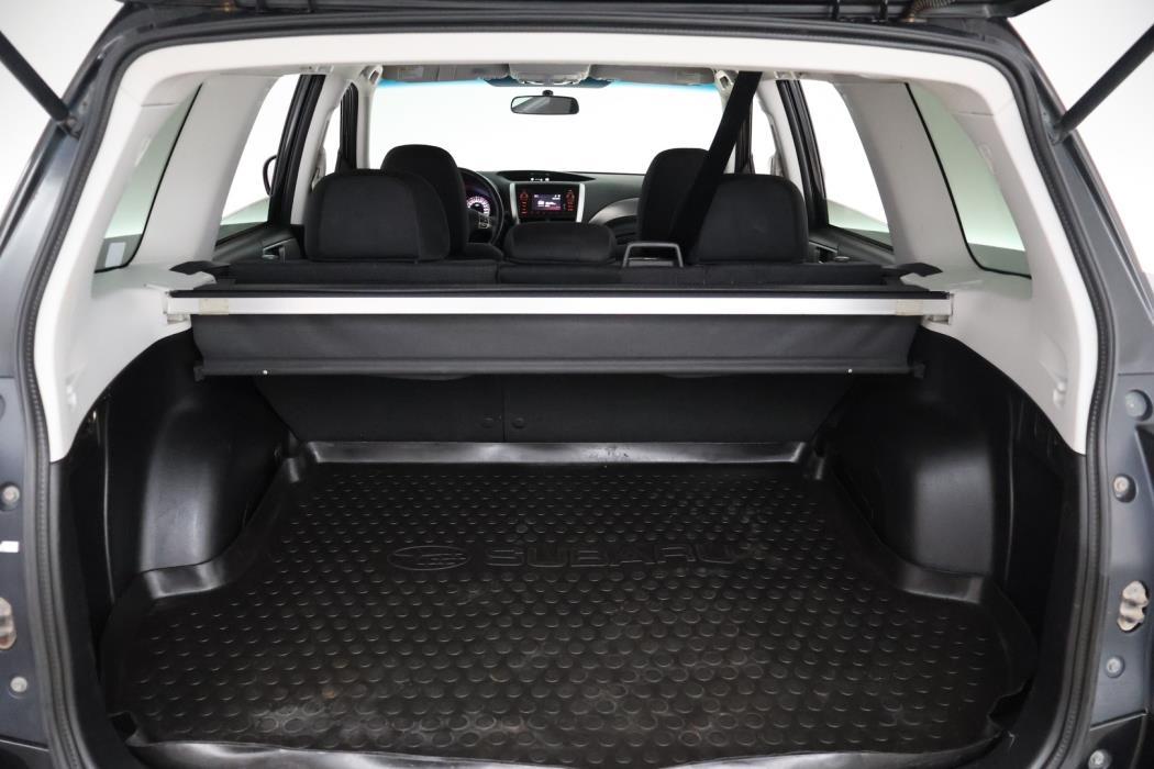 SUBARU Forester 2012