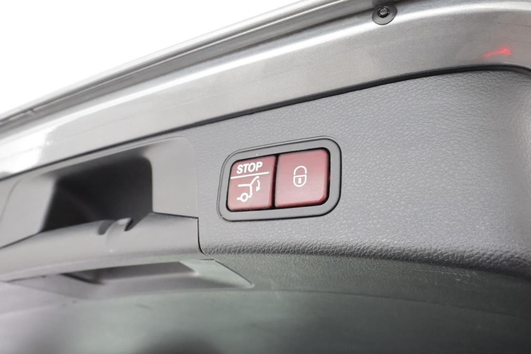 MERCEDES-BENZ C 2016