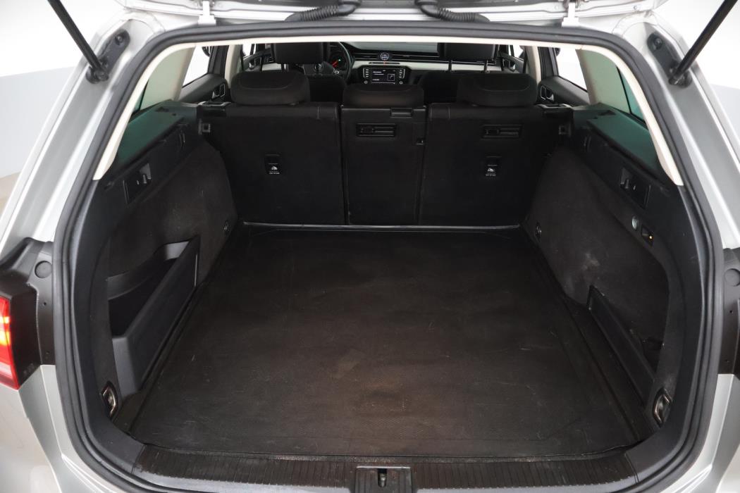 VOLKSWAGEN PASSAT 2017