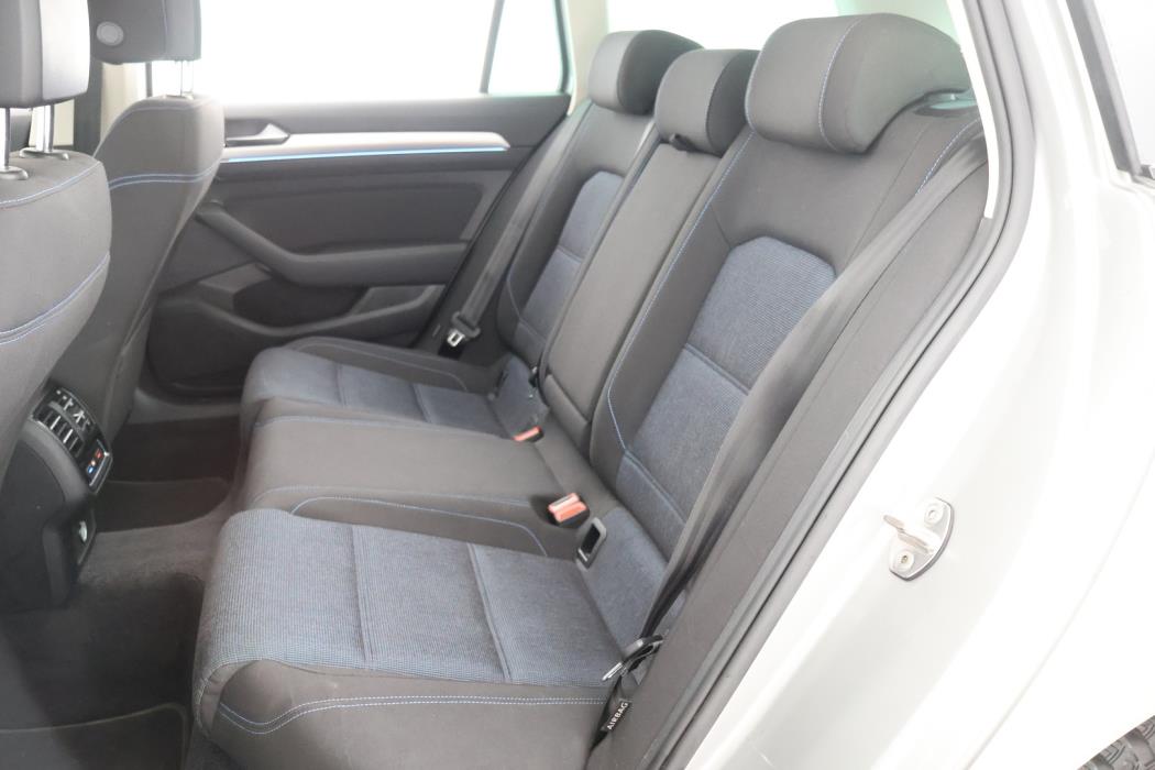 VOLKSWAGEN PASSAT 2017