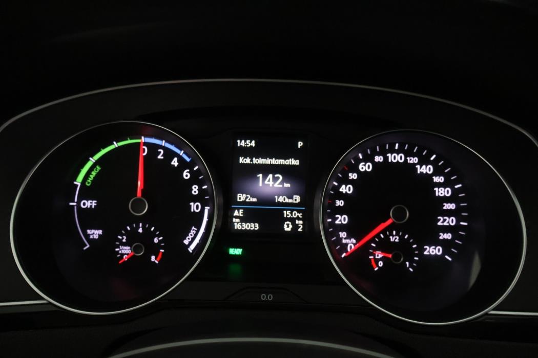 VOLKSWAGEN PASSAT 2017