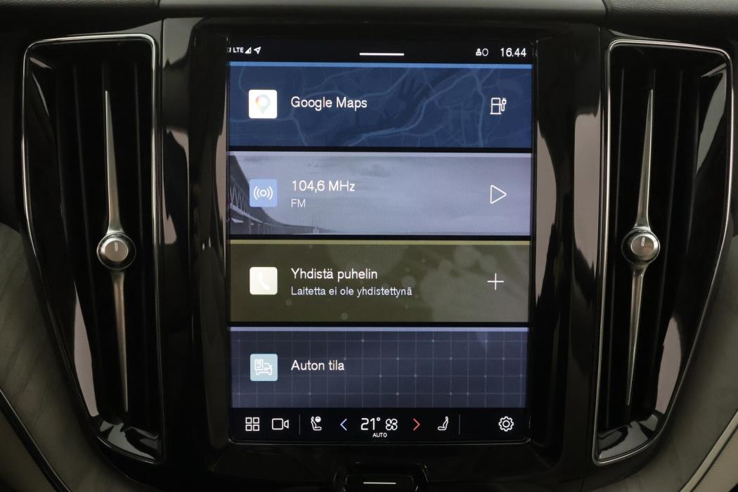VOLVO XC60 2023