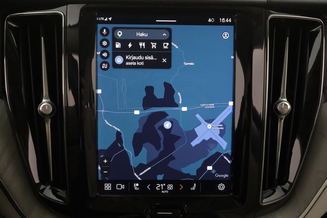 VOLVO XC60 2023