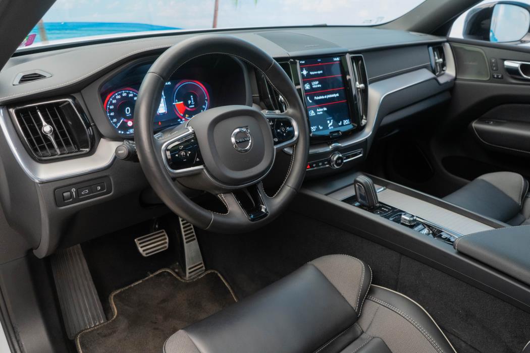 VOLVO XC60 2020