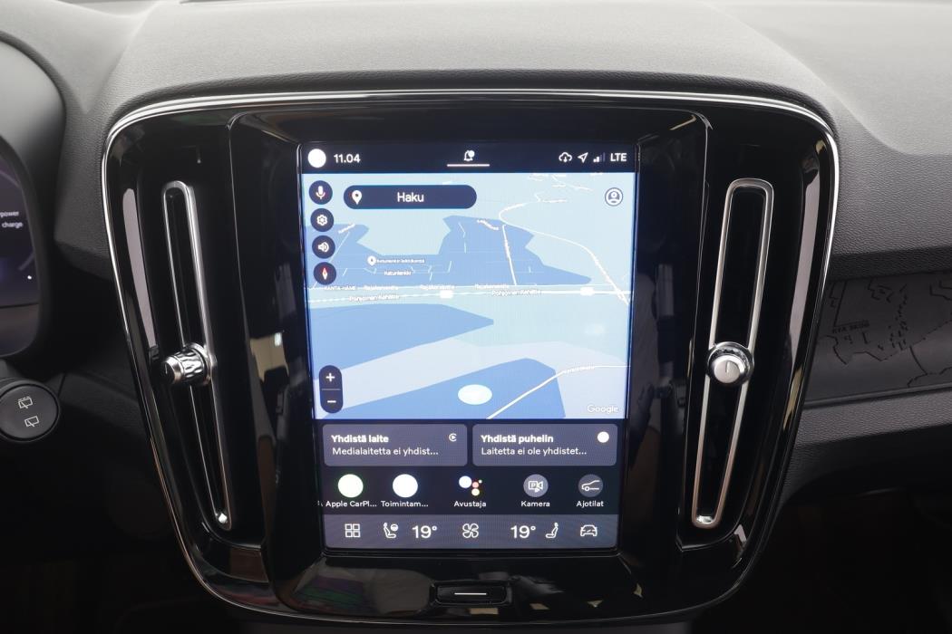 VOLVO XC40 2023