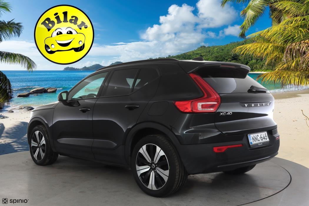 VOLVO XC40 2023