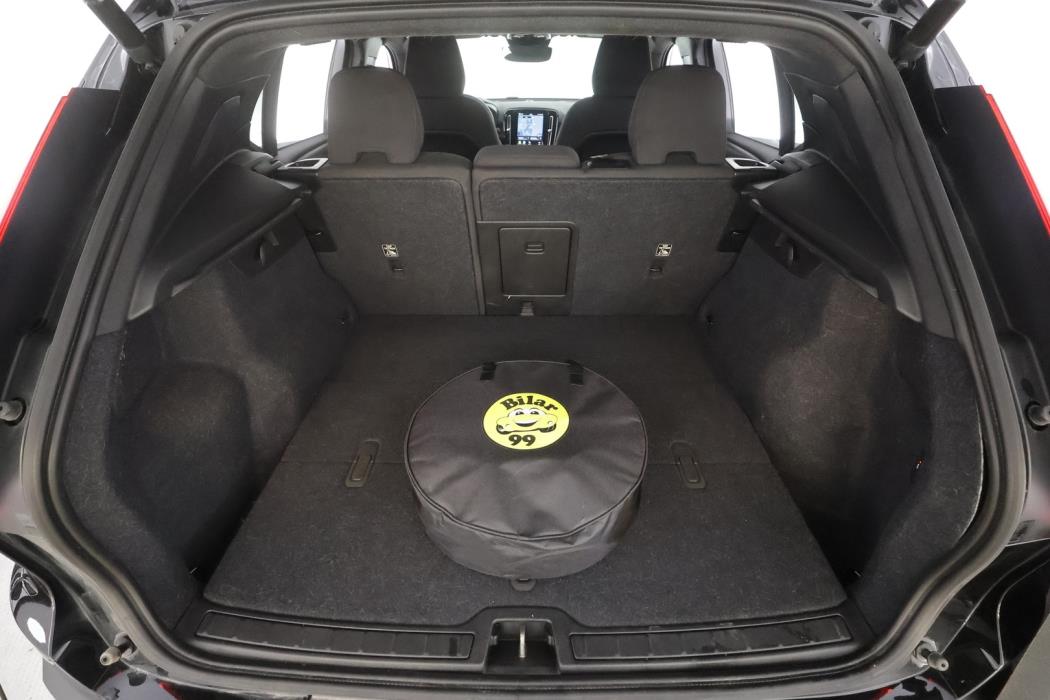 VOLVO XC40 2023