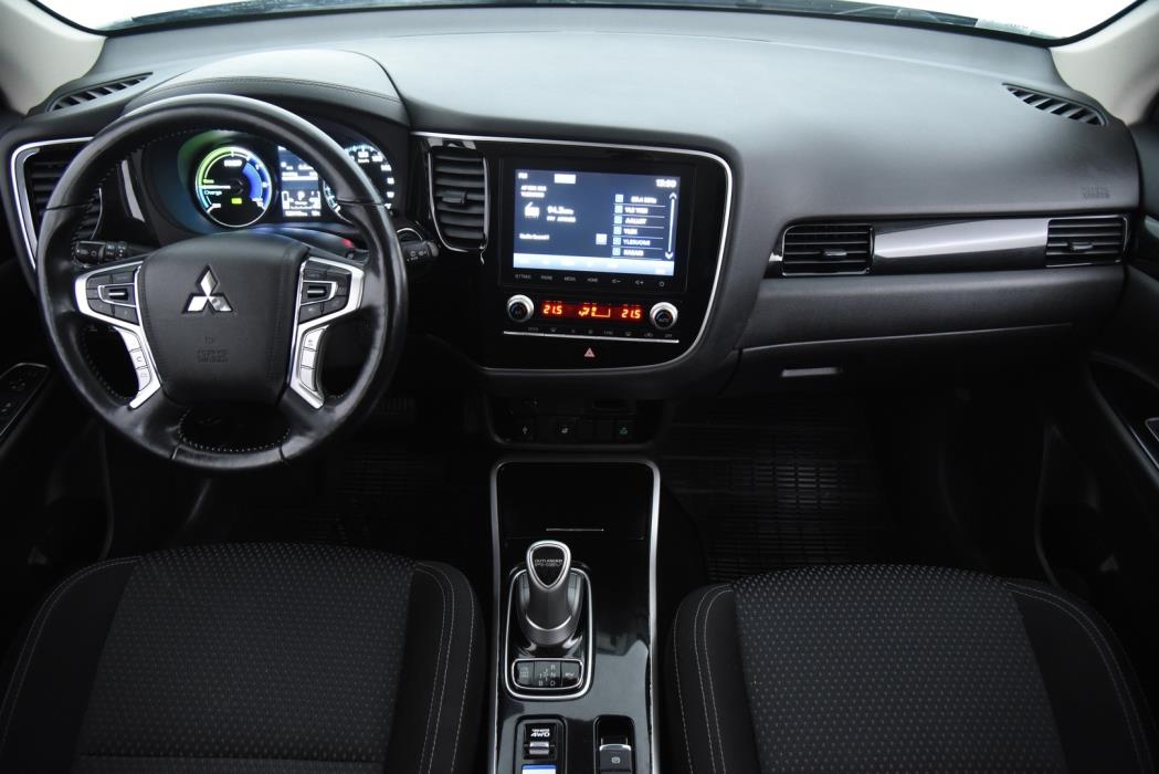 MITSUBISHI OUTLANDER PHEV 2020