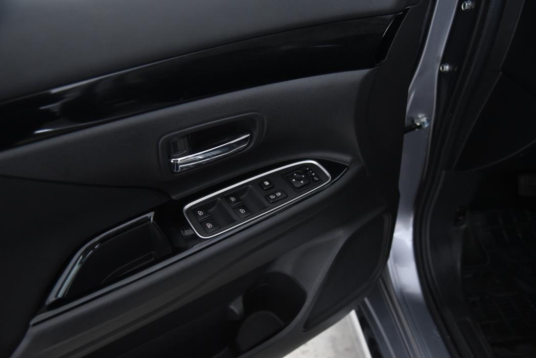 MITSUBISHI OUTLANDER PHEV 2020