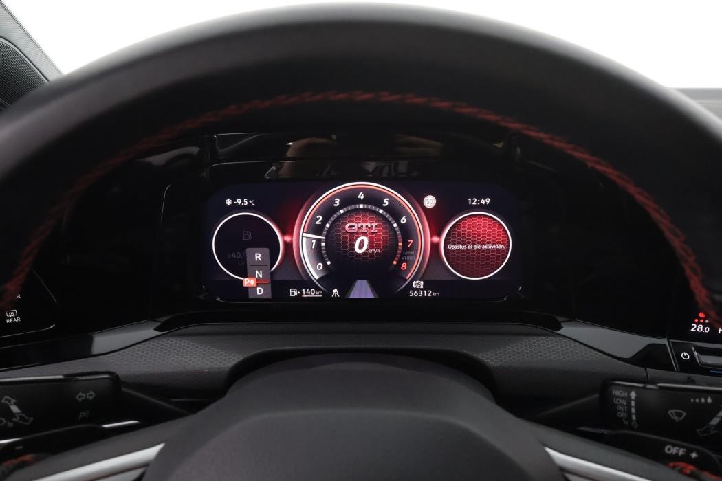 VOLKSWAGEN GOLF 2023