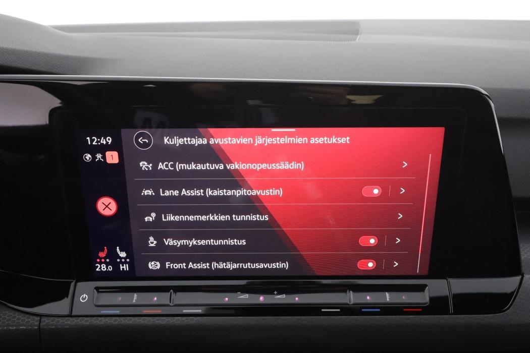 VOLKSWAGEN GOLF 2023