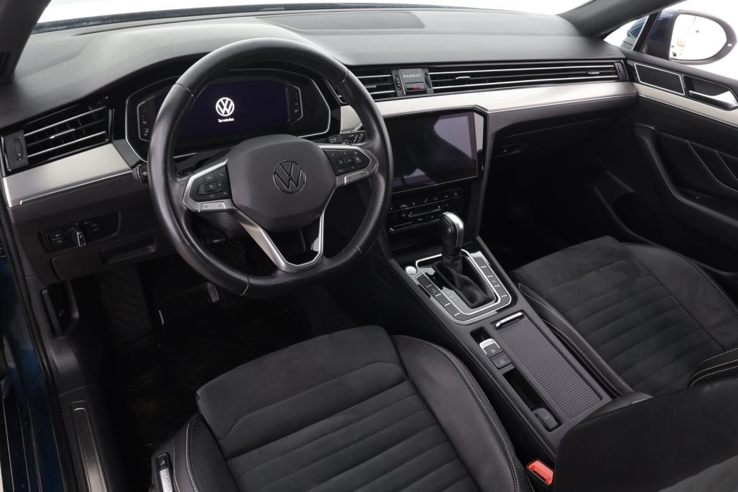VOLKSWAGEN PASSAT 2023