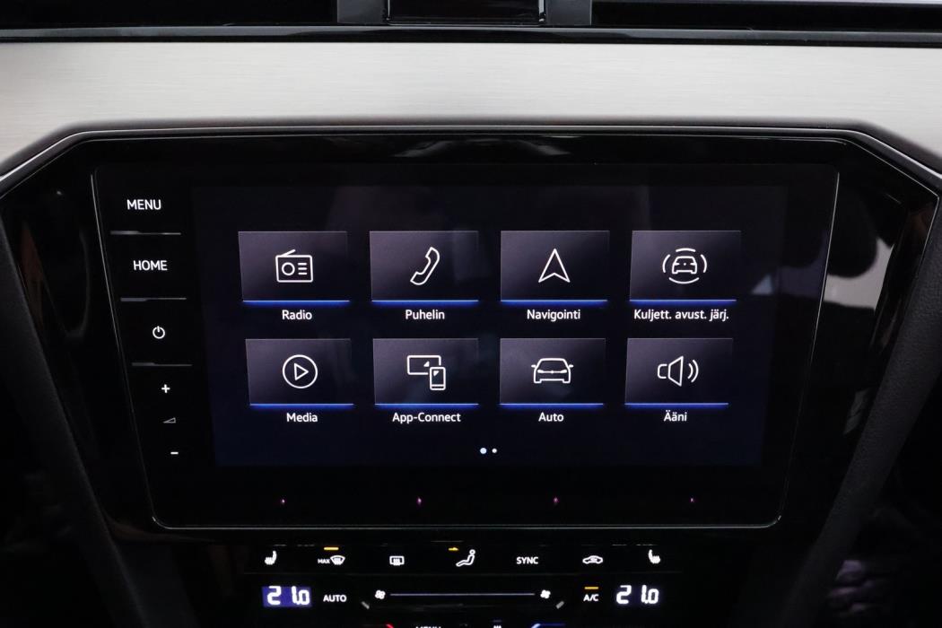 VOLKSWAGEN PASSAT 2023