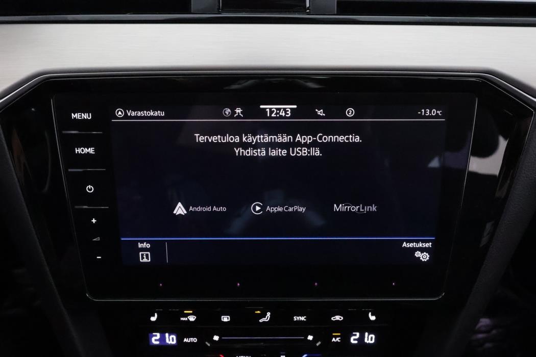 VOLKSWAGEN PASSAT 2023