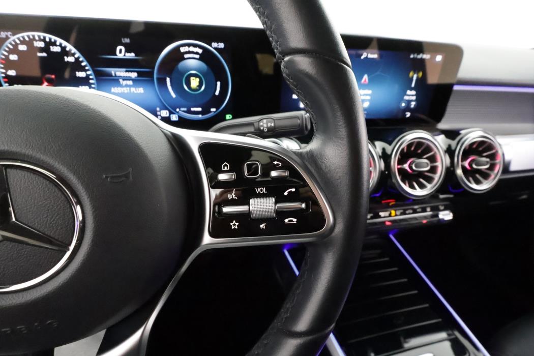 MERCEDES-BENZ EQB 2023