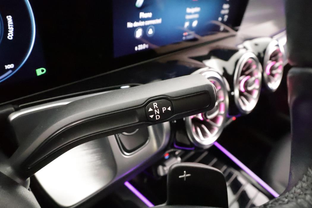 MERCEDES-BENZ EQB 2023
