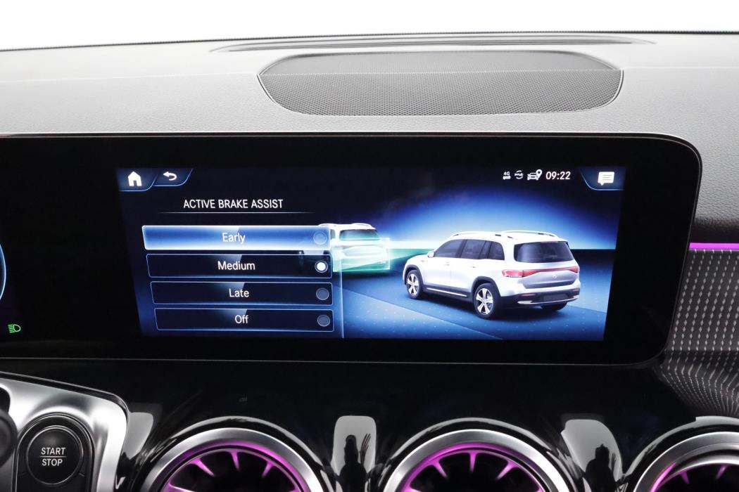 MERCEDES-BENZ EQB 2023