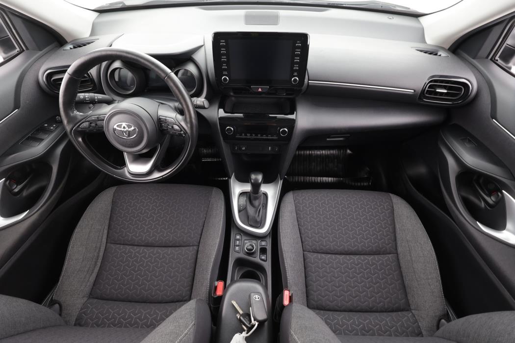 TOYOTA YARIS CROSS 2023
